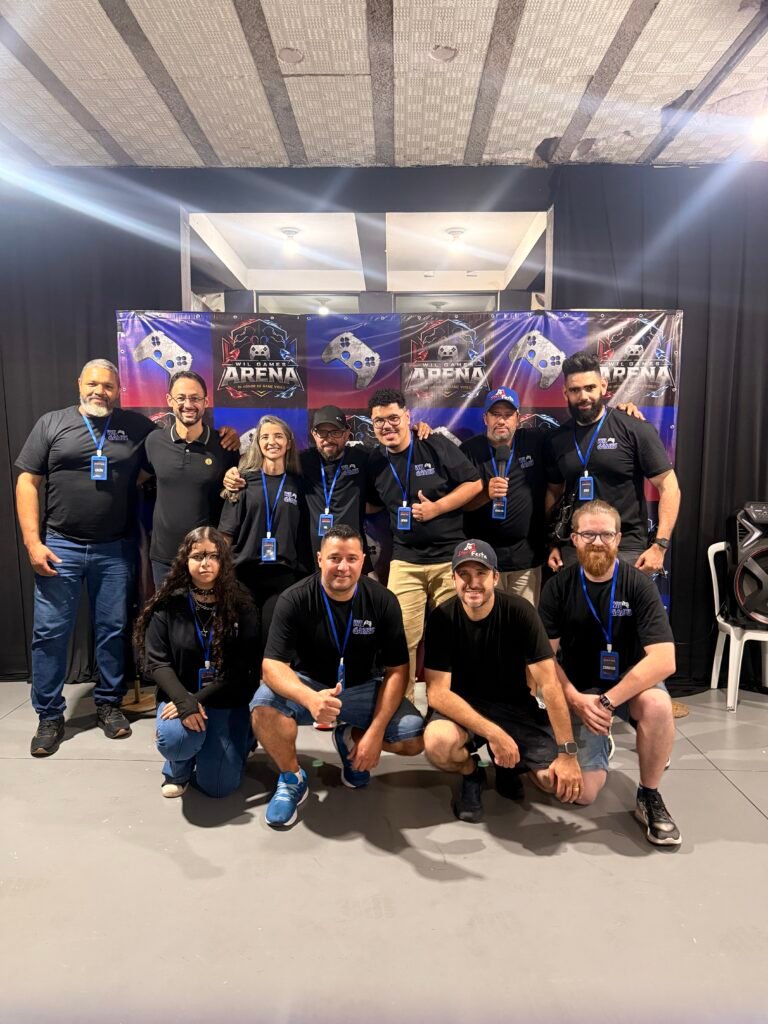 Equipe da Wil Games no evento de inauguração da Arena