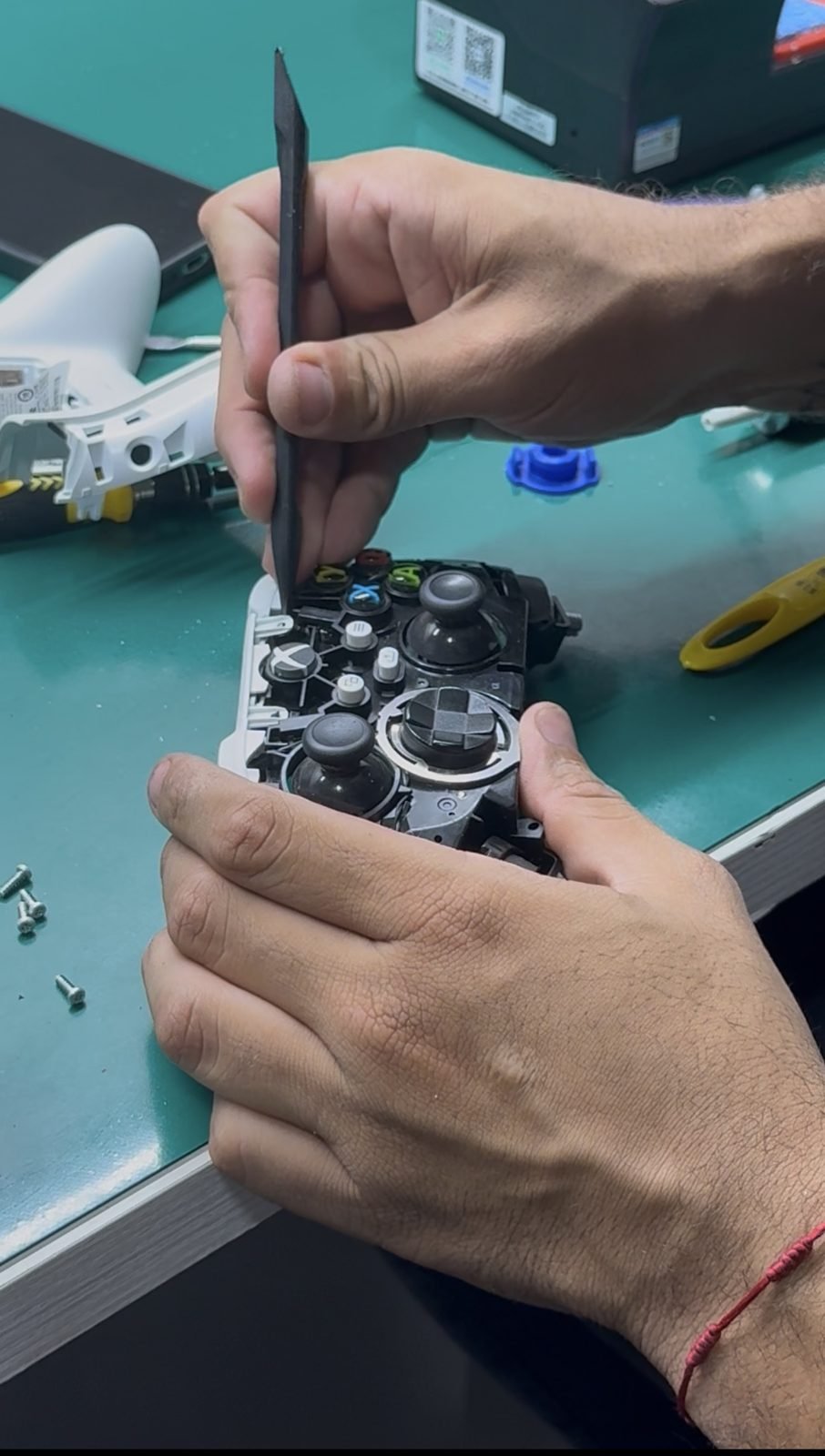 Controle aberto na bancada